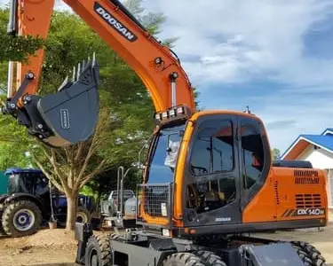 รถแบคโฮล้อยาง